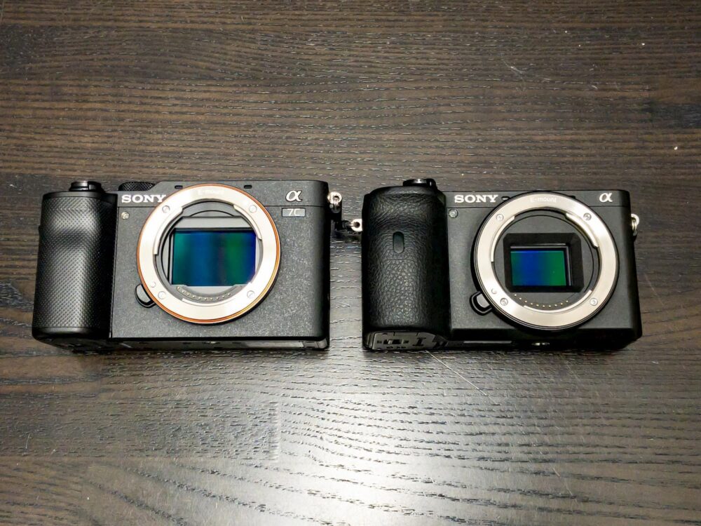 α7c(左)とα6600(右)センサー