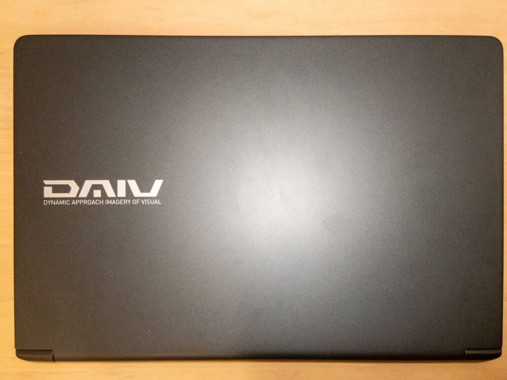 DAIV4N 天板